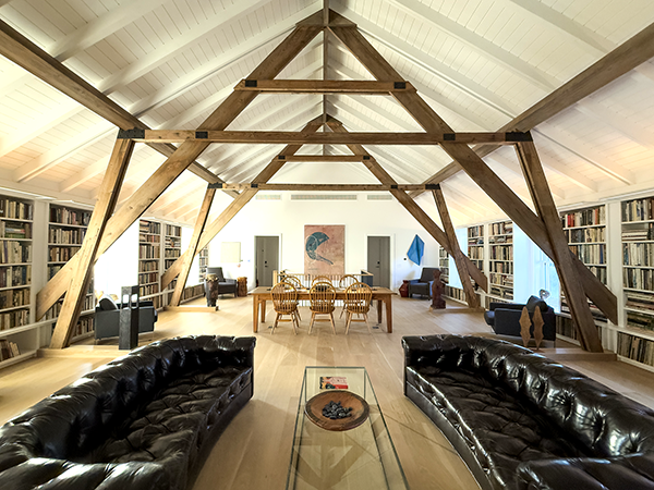 The Barn, Montauk NY: Library